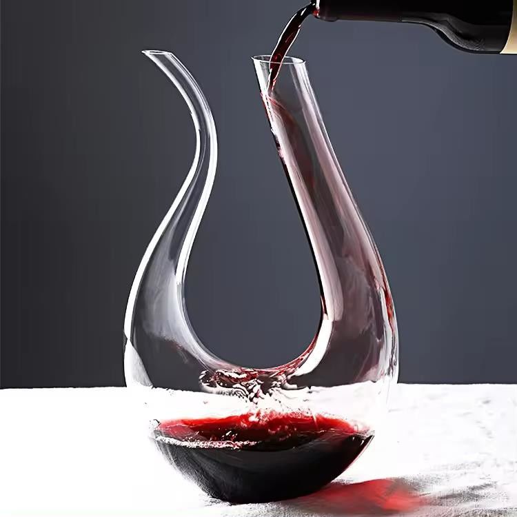 1.6 L Kristallglas-Rotwein-Dekanter Einzigartiger U-Form-Weinkaraffe-Dekanter