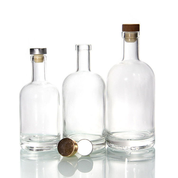 Durchsichtige Glasflaschen für Wein Getränke Trinken mit Korkkopf Lufttassende Deckel Flaschen Lieferant 500ml 750ml