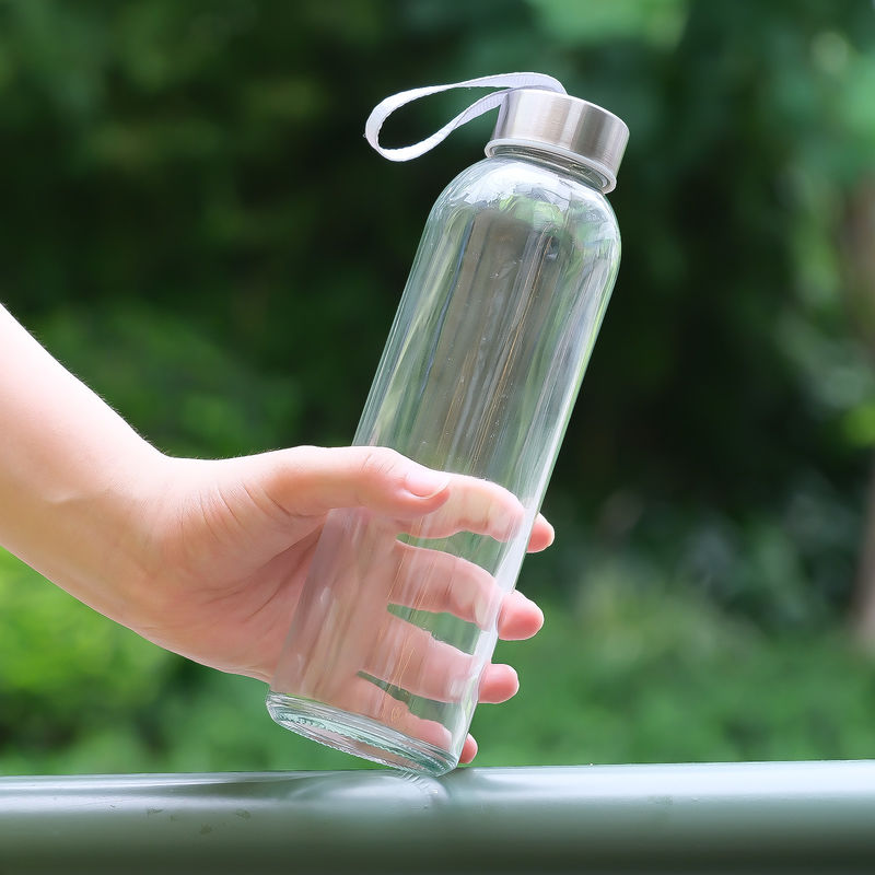 350 ml 500 ml runde Sportflasche mit hochborosilikathaltigem Glas mit Silikonhüllen
